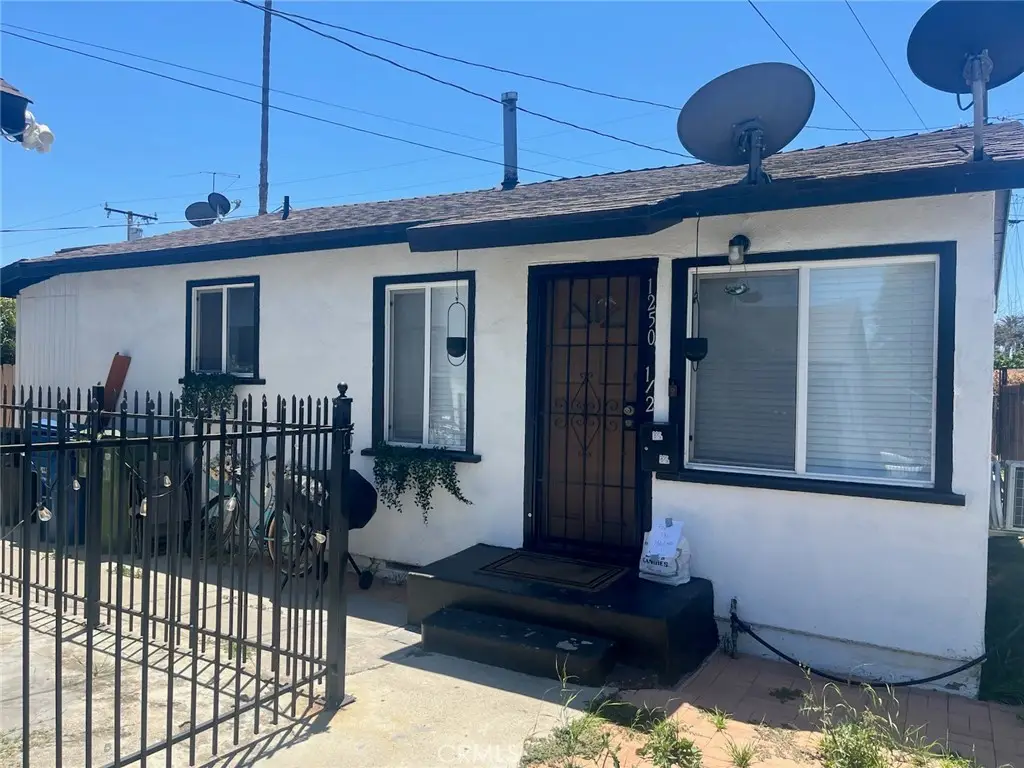 1250 1/2 W 87th, Los Angeles, CA 90044 - #1