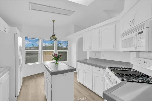 930 Santa Victoria, Hemet, CA 92543