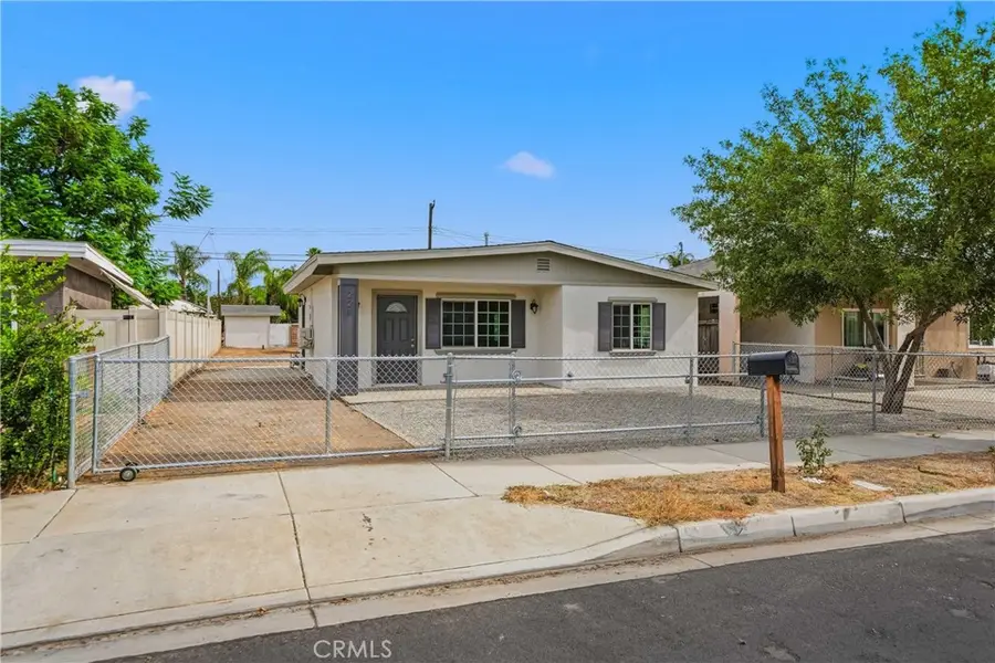 221 Pleasant View, Colton, CA 92324 - #2