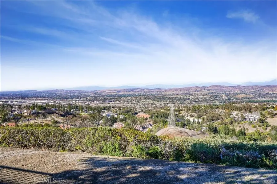 701 S Tourmaline Ct., Anaheim Hills, CA 92807 - #2