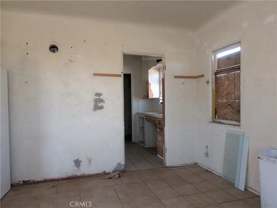 6596 La Buena Tierra Avenue, Twentynine Palms, CA 92277 - Image #2
