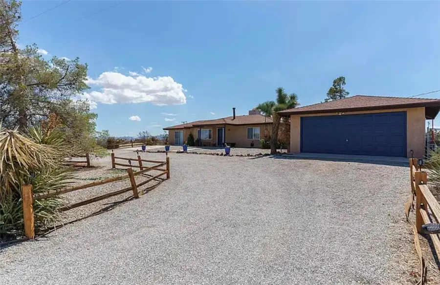 58235 Sun Via Drive, Yucca Valley, CA 92284 - Image #2