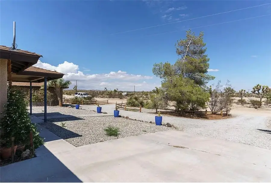58235 Sun Via Drive, Yucca Valley, CA 92284 - Image #3