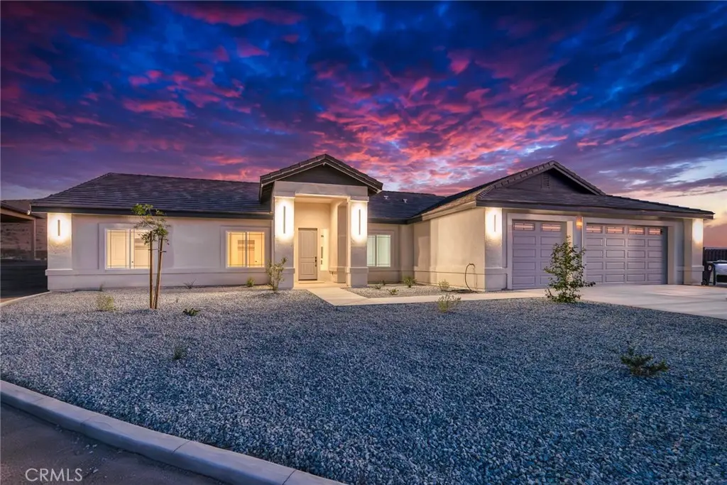19707 Roanoke Road, Apple Valley, CA 92307 - #1