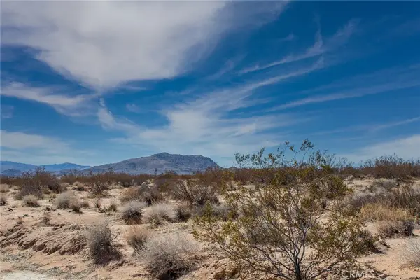 3374 Sunny Hill, Joshua Tree, CA 92252