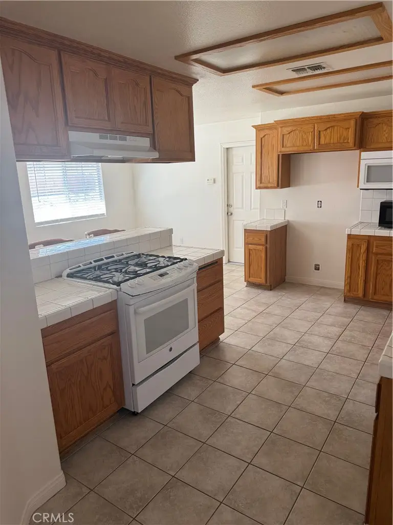 57106 Selecta, Yucca Valley, CA 92284 - #2
