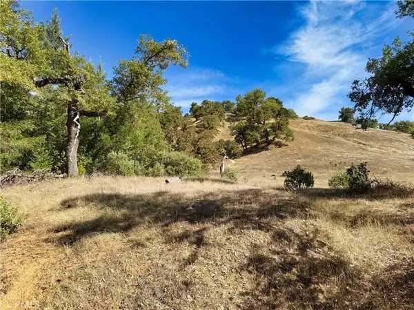 18225 Scenic Drive, Redwood Valley, CA 95470