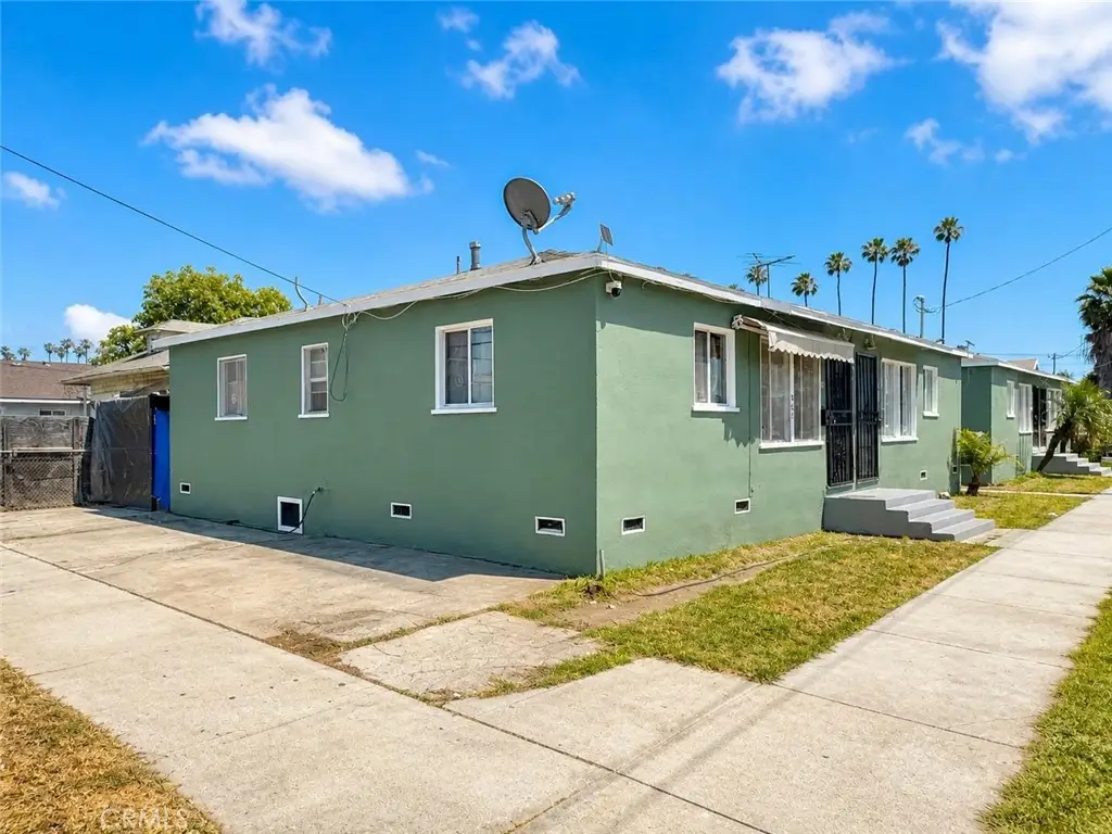 902 Island Avenue, Wilmington, CA 90744 - #1
