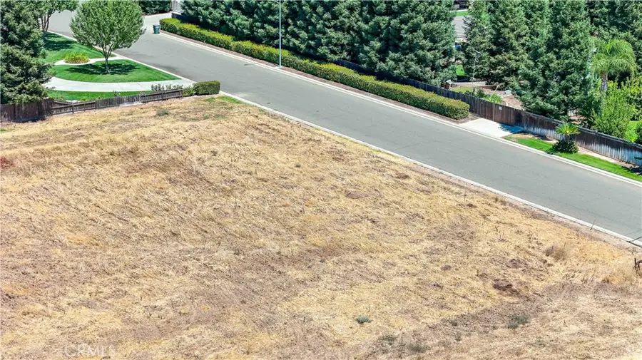 1371 Shady Cove Avenue, Atwater, CA 95301 - #2