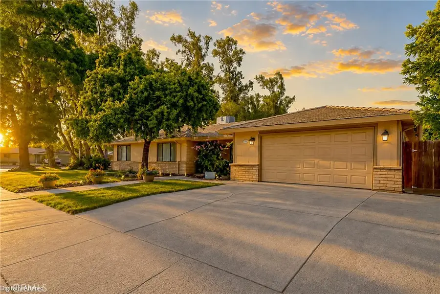 587 W Donna Drive, Merced, CA 95348 - #2