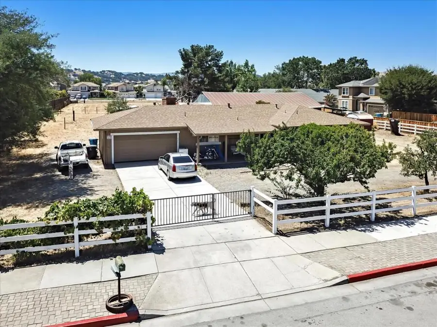 9045 Kern Avenue, Gilroy, CA 95020 - #2