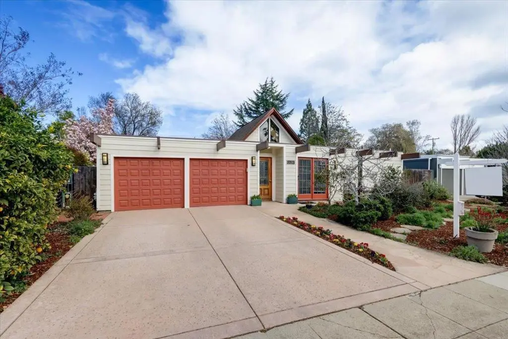 3391 Thomas Drive, Palo Alto, CA 94303 - #1