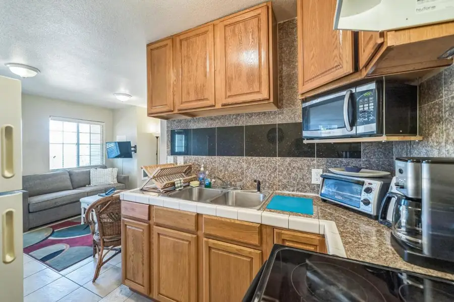 Address Withheld By Seller, East Palo Alto, CA 94303 - Image #3