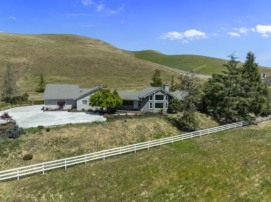 5955 Diablo Hills Road, Tres Pinos, CA 95075 - Image #2