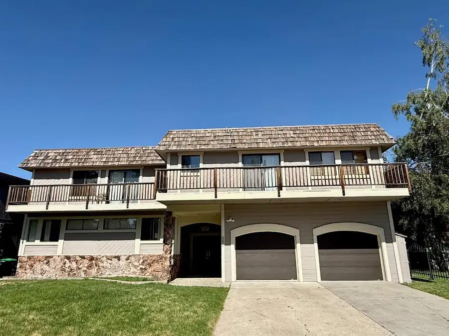 569 Lucerne Way, South Lake Tahoe, CA 96150 - Image #2