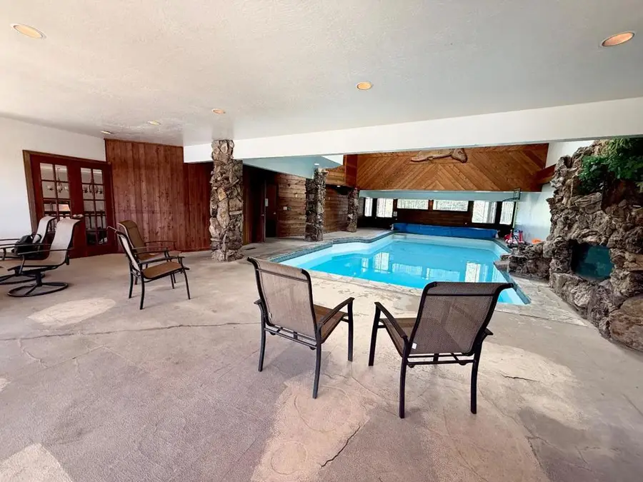 569 Lucerne Way, South Lake Tahoe, CA 96150 - Image #3