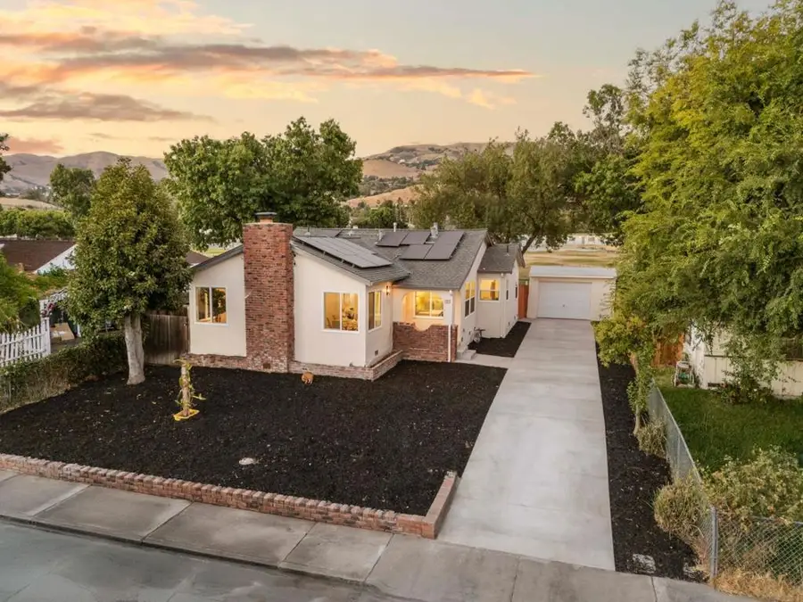 366 Cureton Place, San Jose, CA 95127 - Image #2