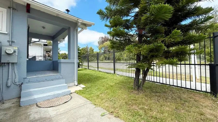 10923 Foothill Boulevard, Oakland, CA 94605 - Image #3