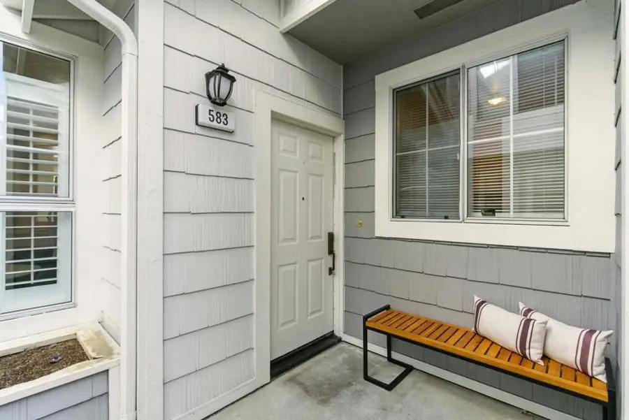 583 Shoal Circle, Redwood City, CA 94065 - Image #3