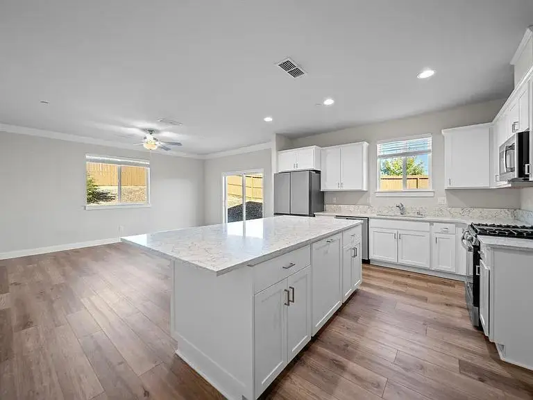 887 Congaree Lane, Redding, CA 96001 - Image #3