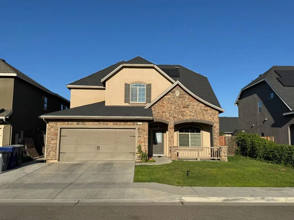 3329 N Shelly Avenue, Fresno, CA 93727 - Image #1