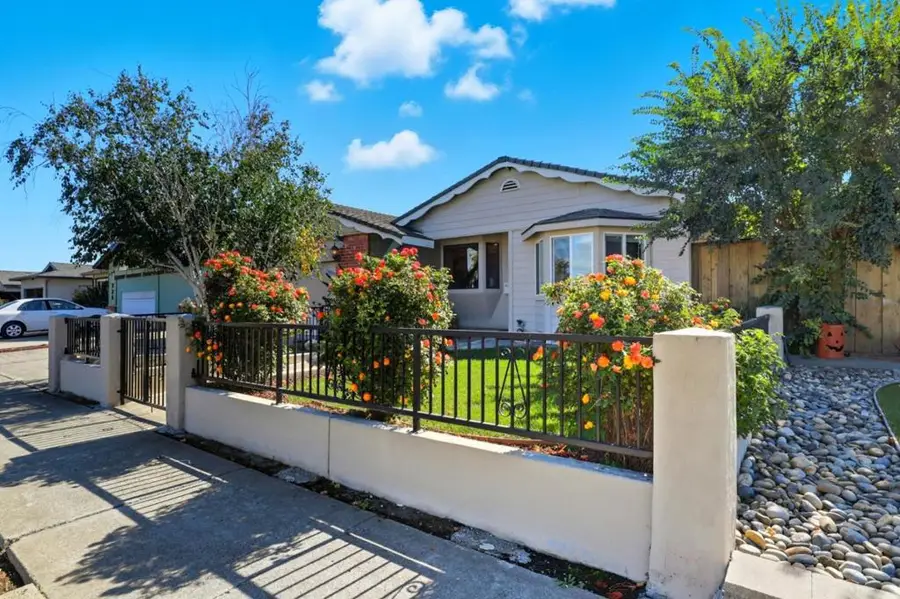 780 Welburn Avenue, Gilroy, CA 95020 - Image #2