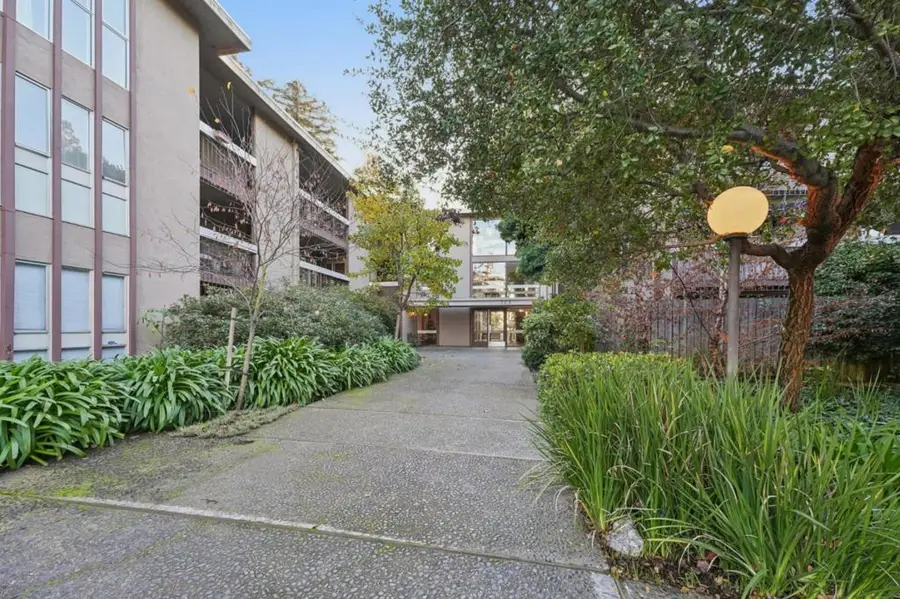 323 Monte Vista Avenue #203, Oakland, CA 94611 - Image #2
