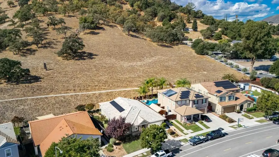 9881 Rancho Hills Drive, Gilroy, CA 95020 - Image #3