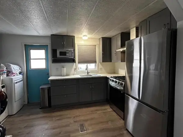 2053 E Bayshore Rd Road, Redwood City, CA 94063