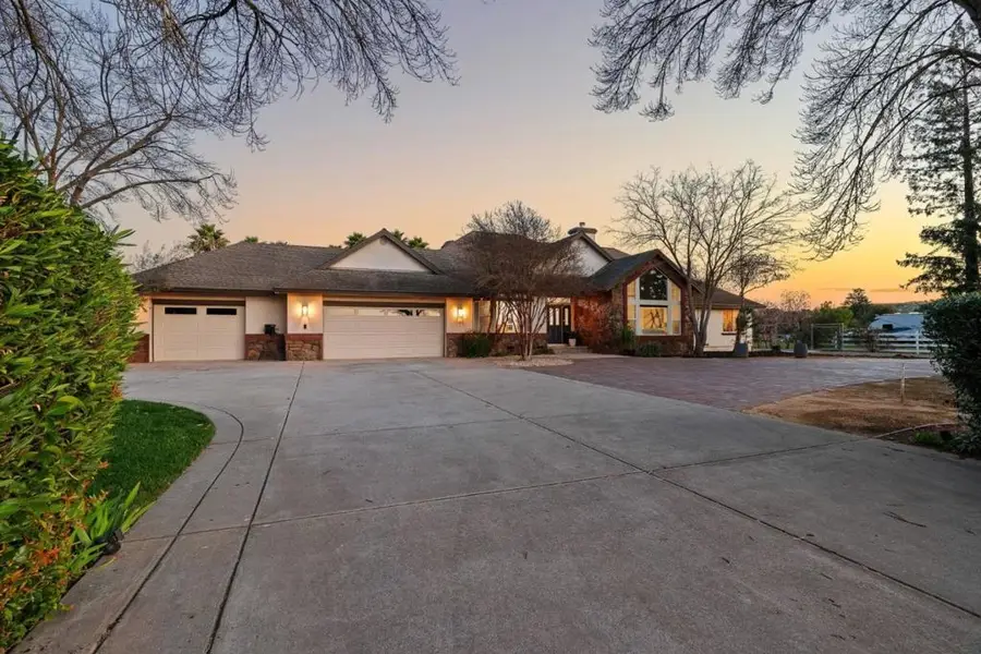 380 W Middle Avenue, Morgan Hill, CA 95037 - #2