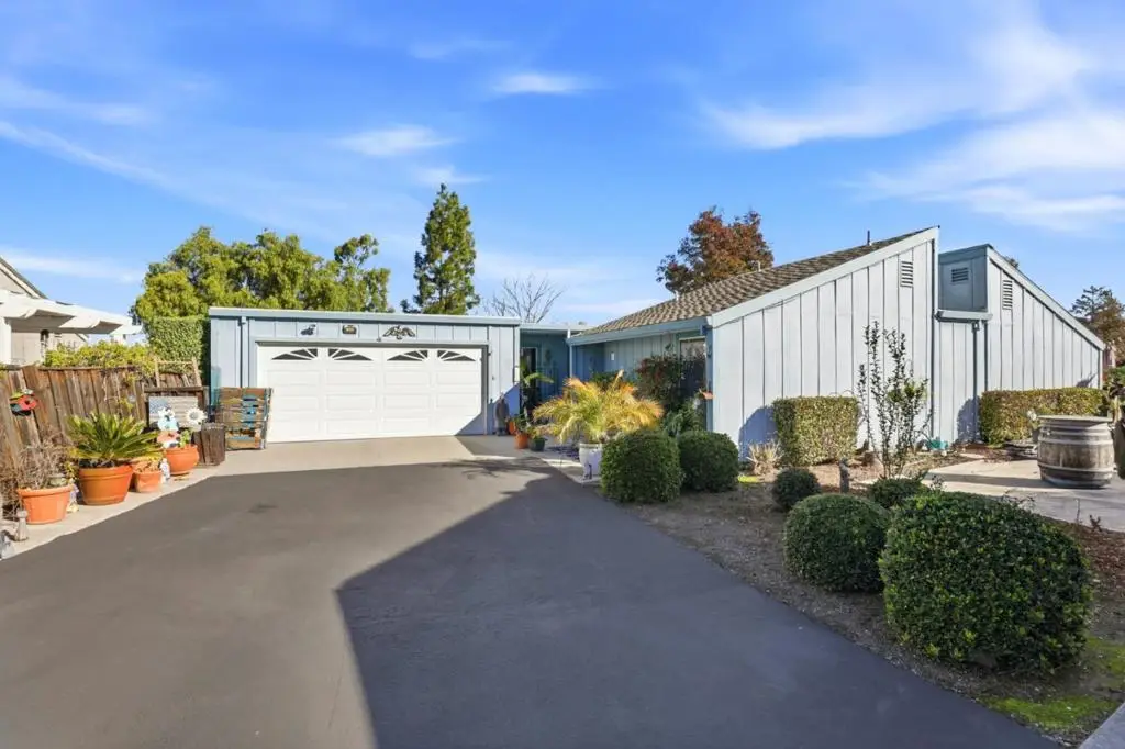 304 Ridgemark Drive, Hollister, CA 95023 - Image #1