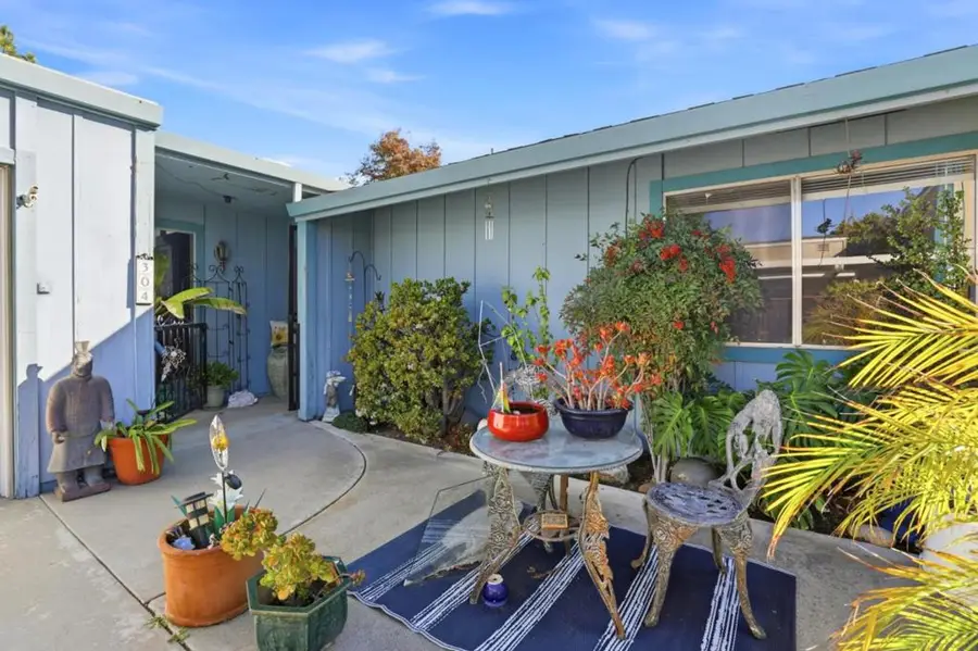 304 Ridgemark Drive, Hollister, CA 95023 - Image #2