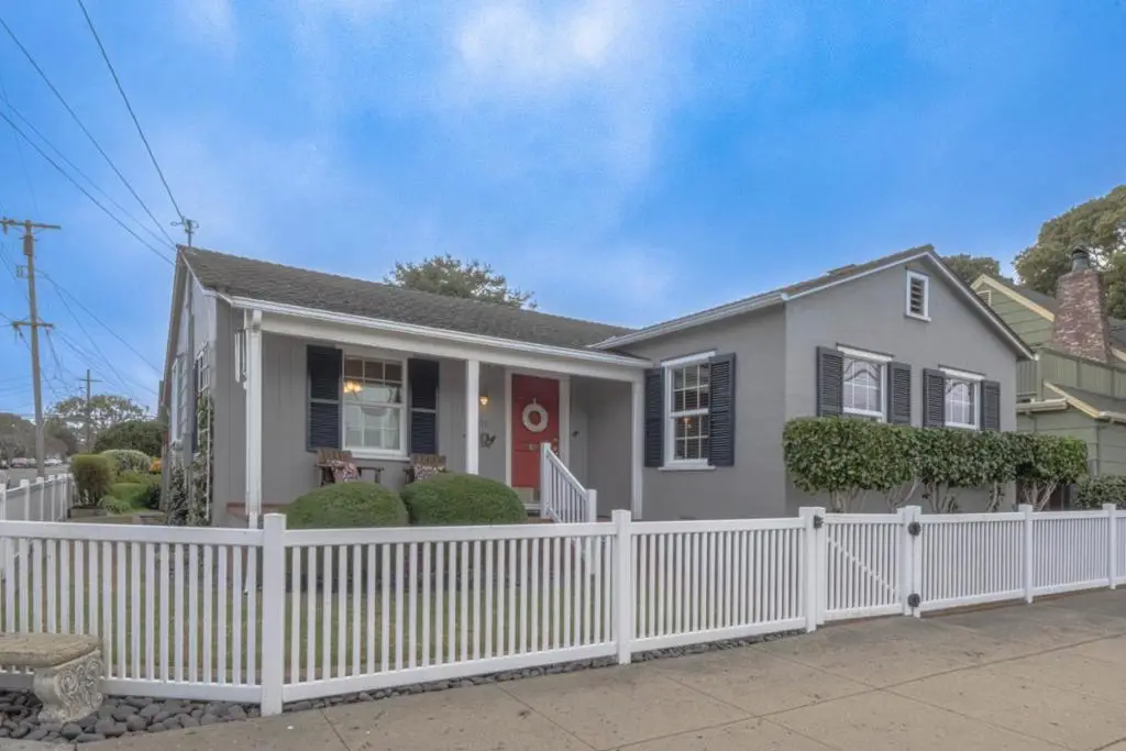 801 Laurel Avenue, Pacific Grove, CA 93950 - Image #1