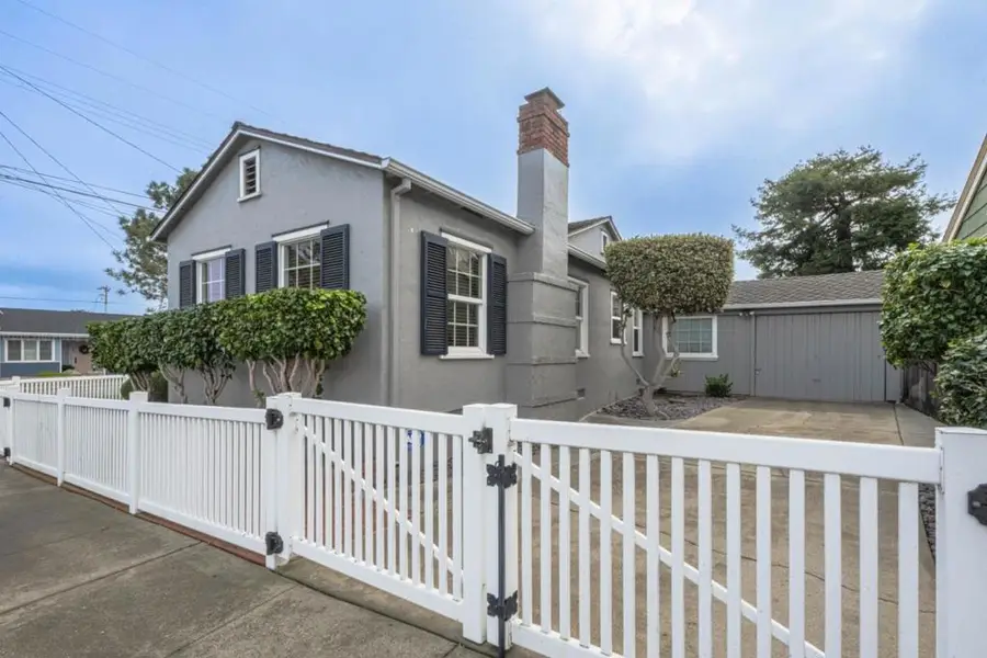 801 Laurel Avenue, Pacific Grove, CA 93950 - Image #2