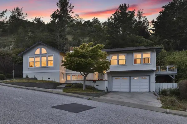 1050 Yosemite Dr, Pacifica, CA 94044