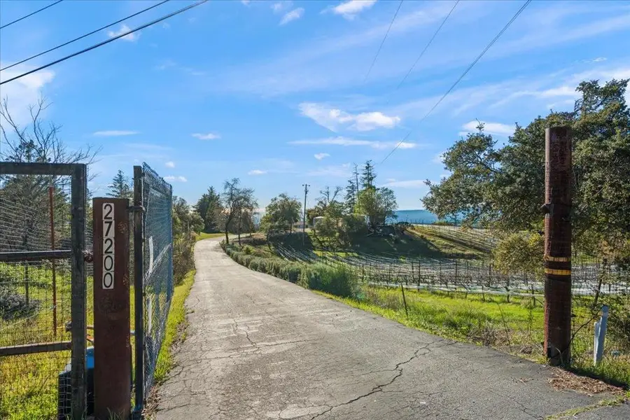 27200 Loma Prieta Way, Los Gatos, CA 95033 - Image #2