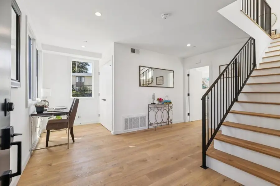 1433 Floribunda Avenue #8, Burlingame, CA 94010 - #3