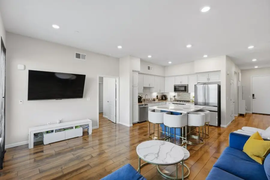 382 Llano De Los Robles Avenue #3, San Jose, CA 95136 - #3