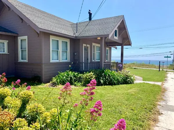 2 3rd Avenue, Davenport, CA 95017