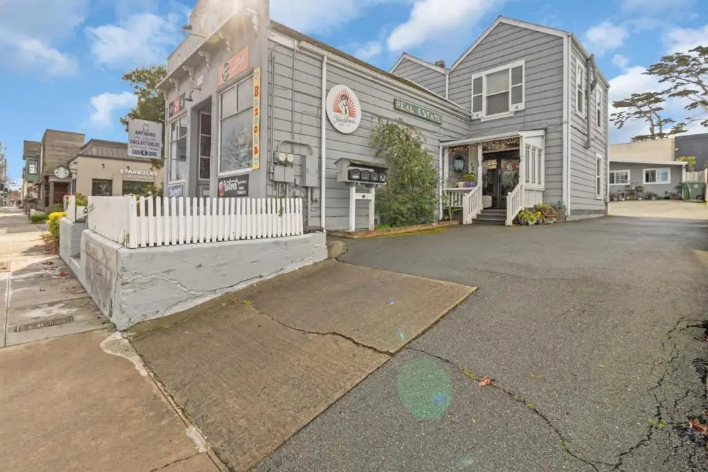 883 Lighthouse Avenue, Monterey, CA 93940 - #1