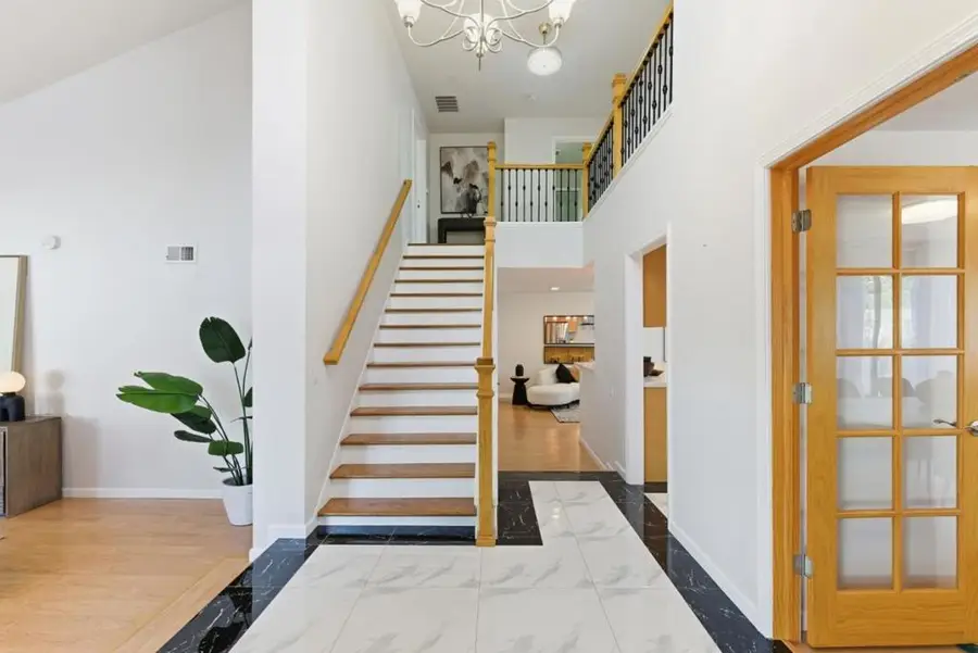 517 Martinique Drive, Redwood City, CA 94065 - Image #2