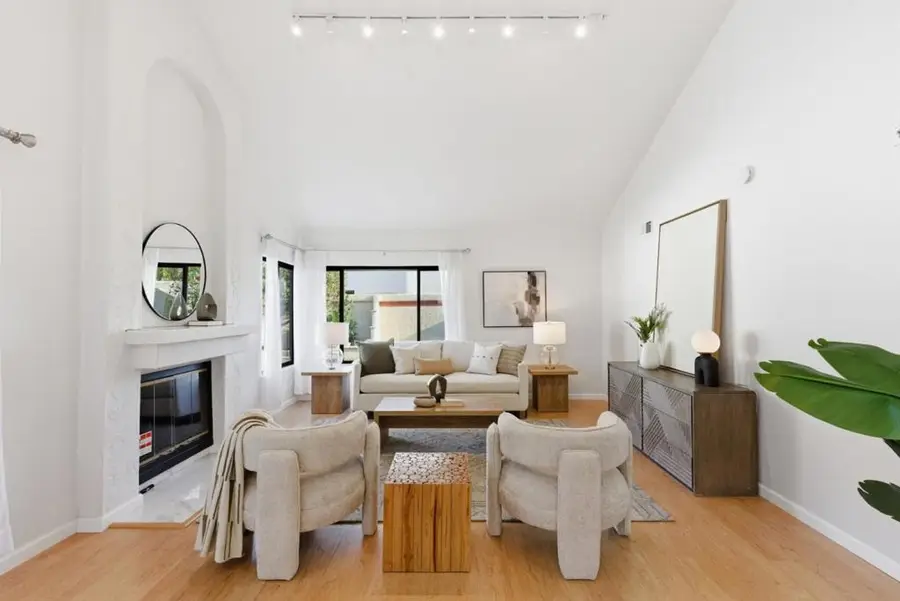 517 Martinique Drive, Redwood City, CA 94065 - Image #3