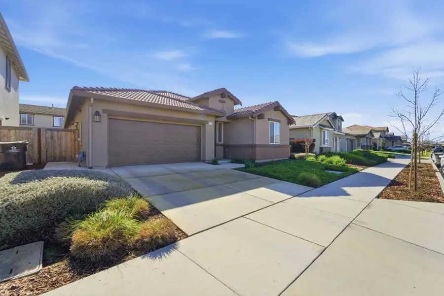 958 Shearwater Road, Lathrop, CA 95330 - #2