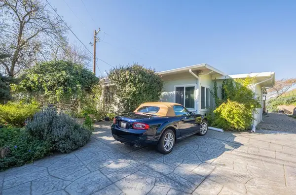 820 Comstock Road, Hollister, CA 95023