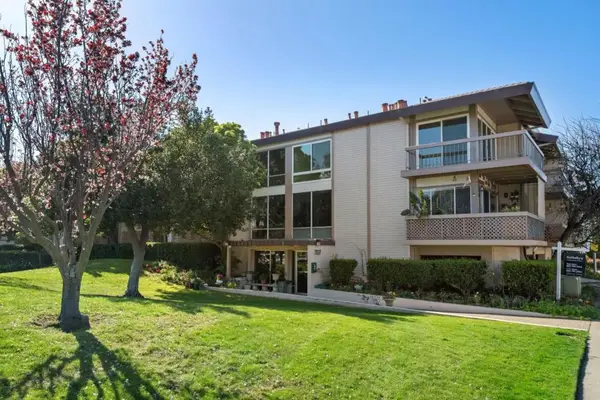 707 Fathom Drive #208, Foster City, CA 94404