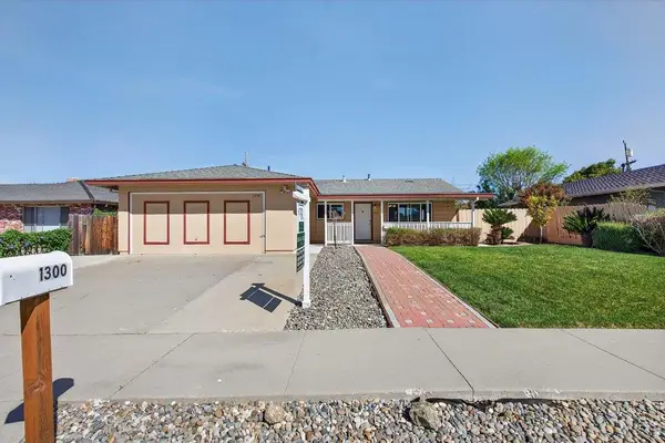 1300 Mesa Drive, Hollister, CA 95023