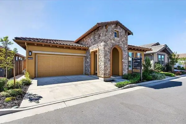 2080 White Oak Drive, Hollister, CA 95023
