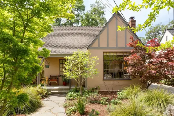 2110 Bowdoin Street, Palo Alto, CA 94306