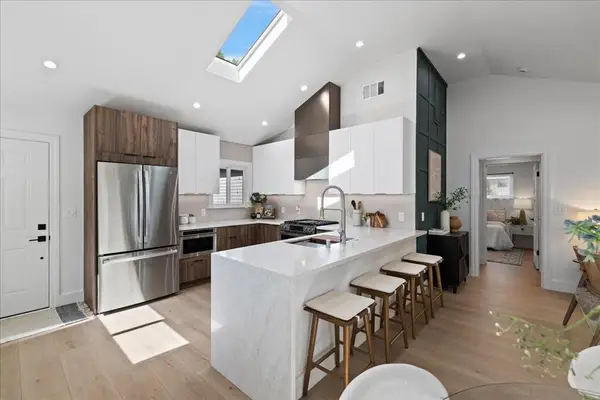 220 Lindbergh Street, San Mateo, CA 94401