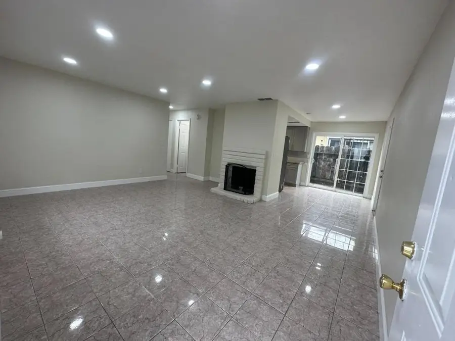 9561 Kelley Drive, Stockton, CA 95209 - #3